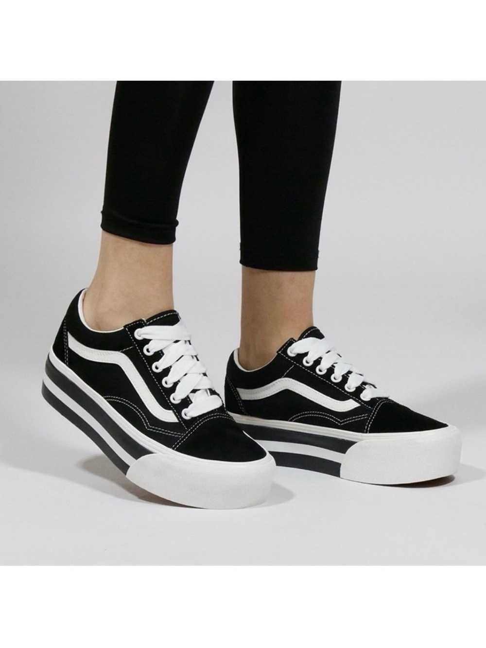 Vans Old Skool Stackform
Shoes Black White Women 9.0 US